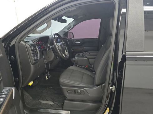 Used 2019 Chevrolet Silverado 1500 LT Trail Boss w/ Convenience Package AWD/4WD image 3