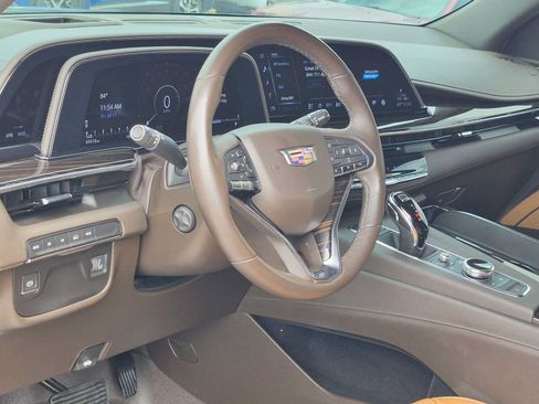 Used 2023 Cadillac Escalade Premium Luxury AWD/4WD image 2