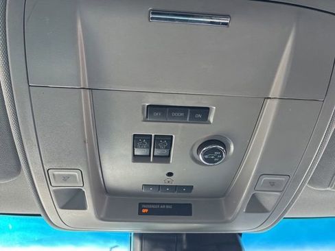 Used 2016 Chevrolet Suburban LT image 23