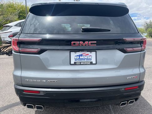 Used 2024 GMC Acadia AT4 AWD/4WD image 3