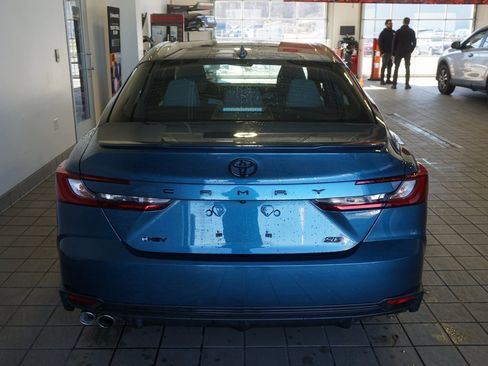 Used 2025 Toyota Camry SE w/ Convenience Package image 15