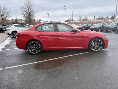 Certified 2022 Alfa Romeo Giulia Ti image 5