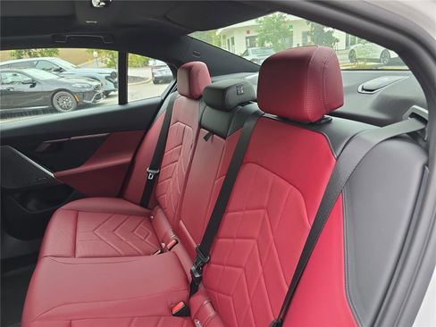 New 2026 BMW 550e xDrive AWD/4WD image 16