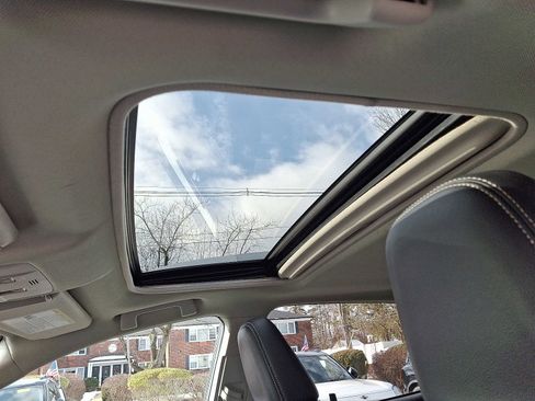 Used 2013 Toyota RAV4 Limited image 17