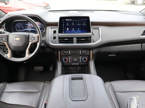 Used 2022 Chevrolet Suburban High Country image 16