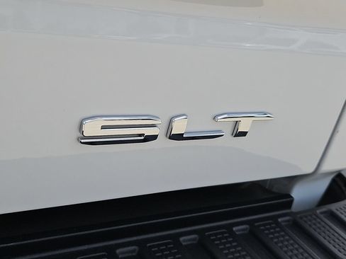 Used 2026 GMC Sierra 1500 SLT RWD image 9