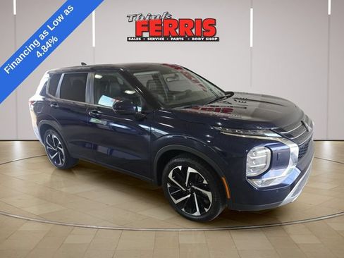 Used 2024 Mitsubishi Outlander SE AWD/4WD image 3
