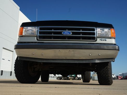 Used 1990 Ford Bronco AWD/4WD image 25