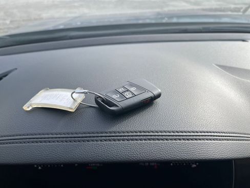 Used 2025 Volkswagen Jetta SE image 21