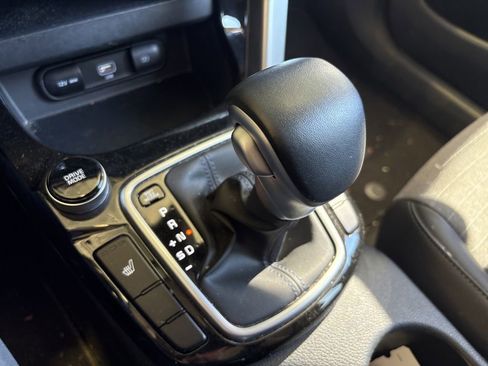 Certified 2023 Kia Seltos S w/ Navigation Package AWD/4WD image 19