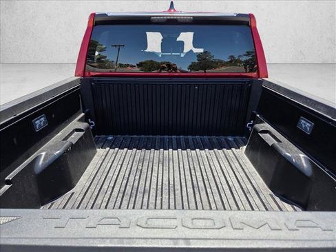 Used 2025 Toyota Tacoma SR5 AWD/4WD image 6