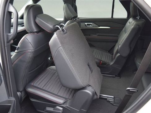 New 2026 Ford Explorer ST-Line w/ ST-Line Street Pack image 5