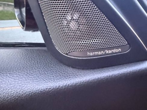 Used 2018 BMW M3 RWD image 21