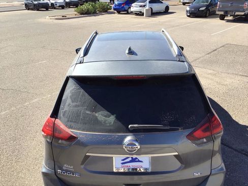 Used 2017 Nissan Rogue SL w/ SL Premium Package FWD image 17