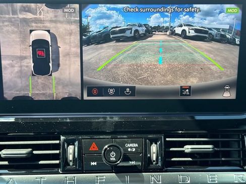 New 2026 Nissan Pathfinder Platinum FWD image 27