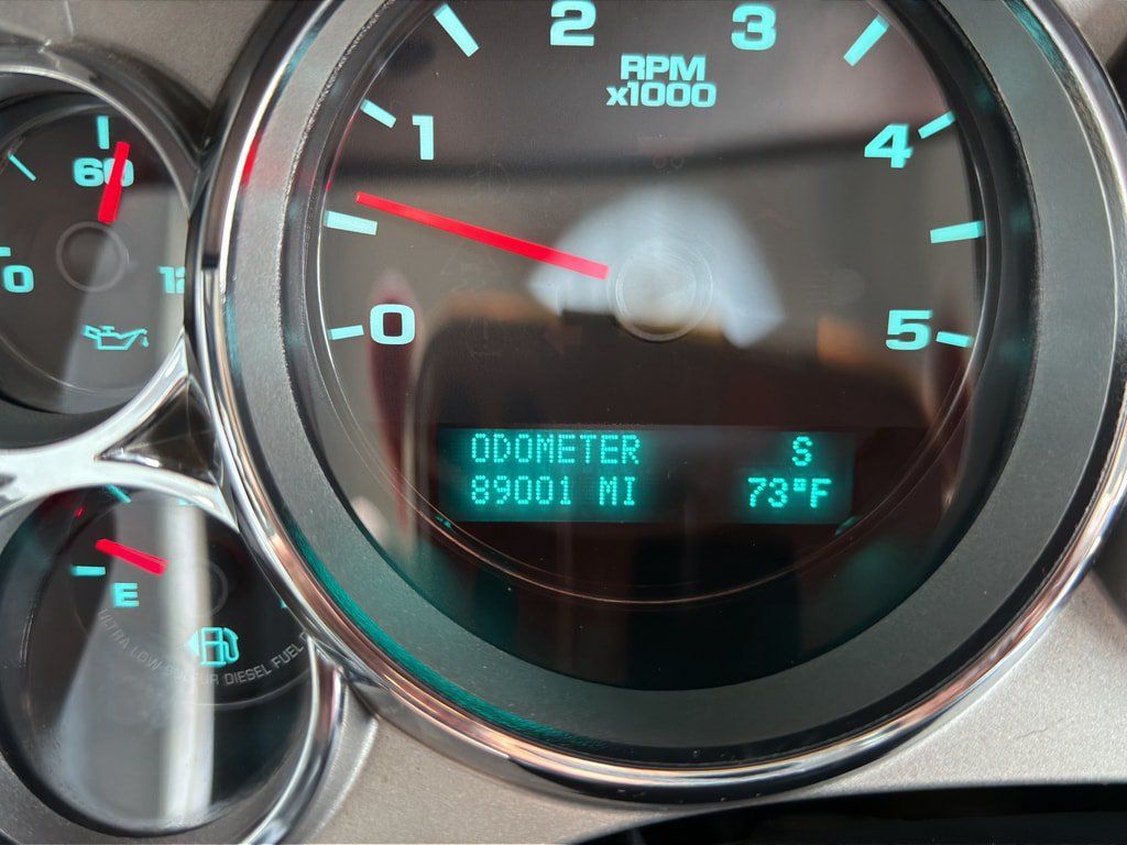 Used 2011 Chevrolet Silverado 2500 LT w/ Interior Plus Package AWD/4WD image 24