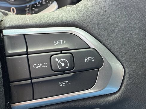 Used 2023 Jeep Compass Latitude AWD/4WD image 31