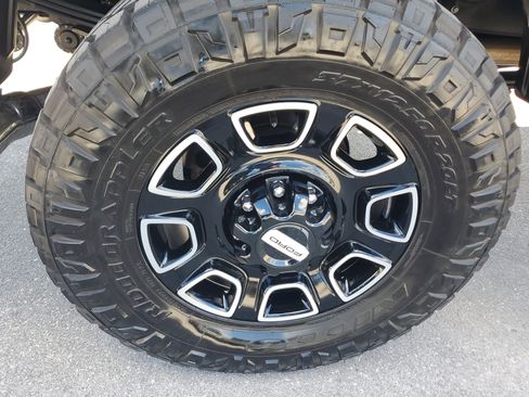 Used 2025 Ford F350 Platinum image 10