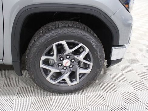 New 2026 GMC Sierra 1500 SLE image 46