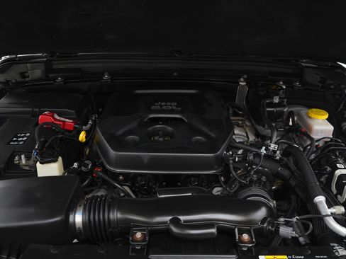 Used 2020 Jeep Wrangler Unlimited Sahara AWD/4WD image 30
