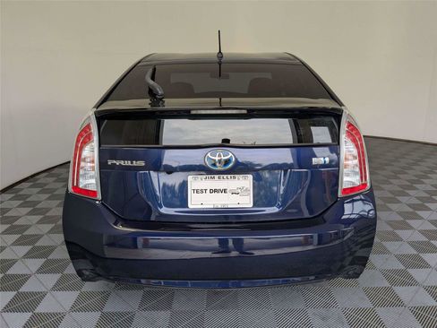 Used 2013 Toyota Prius Two FWD image 6