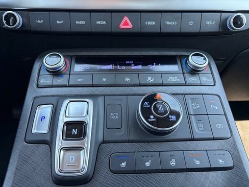 Used 2024 Hyundai Palisade Limited AWD/4WD image 29