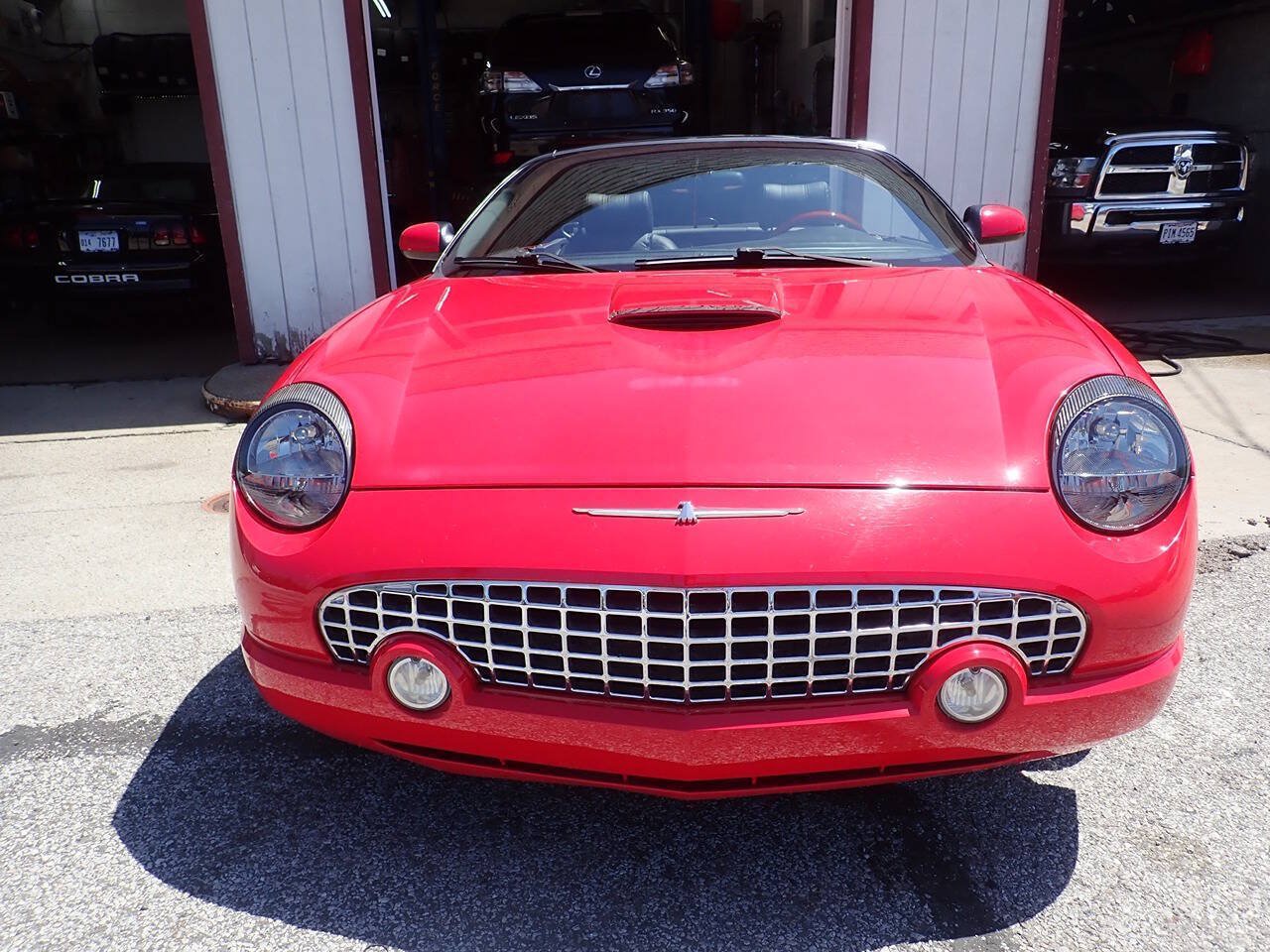 Used 2003 Ford Thunderbird RWD image 3