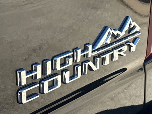 Used 2022 Chevrolet Silverado 2500 High Country w/ Z71 Off-Road Package AWD/4WD image 10