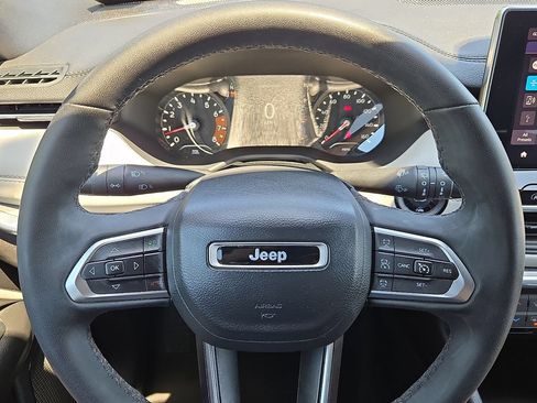 Certified 2023 Jeep Compass Limited w/ Elite Group AWD/4WD image 18