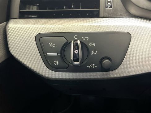 Used 2017 Audi A4 2.0T Premium image 17