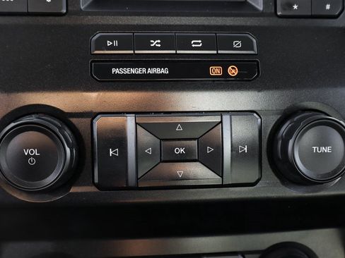 Used 2020 Ford F550 2WD Regular Cab Super Duty image 31