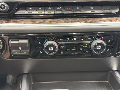Used 2026 Chevrolet Silverado 1500 LT Trail Boss w/ LT Trail Boss Premium Package AWD/4WD image 24