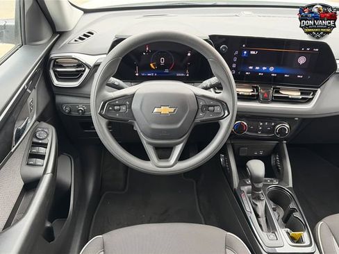 Used 2025 Chevrolet TrailBlazer LT AWD/4WD image 14