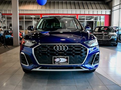 Used 2023 Audi Q5 2.0T Premium w/ Convenience Package AWD/4WD image 2