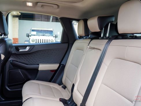 Used 2020 Ford Escape SE Sport image 20