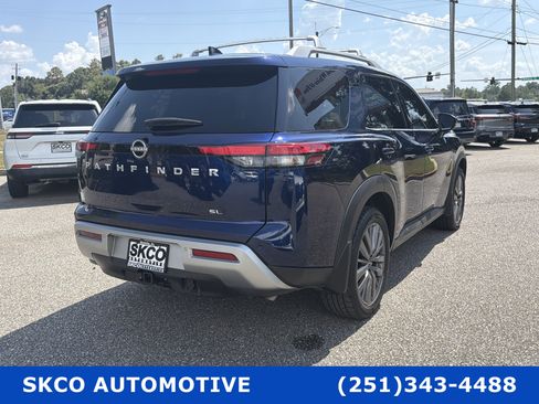 Used 2023 Nissan Pathfinder SL w/ SL Premium Package FWD image 5