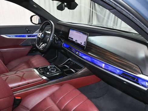 Used 2023 BMW i7 xDrive60 image 88