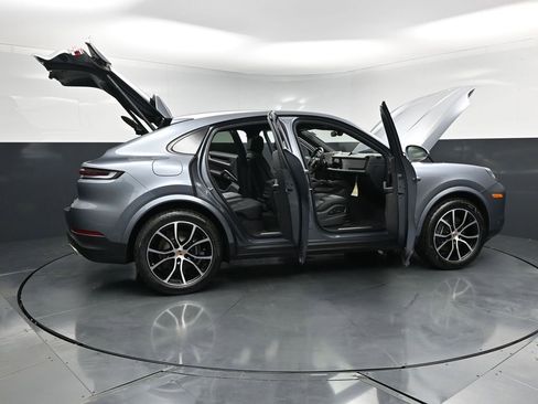 New 2026 Porsche Cayenne Coupe AWD/4WD image 31