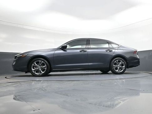Used 2023 Honda Accord EX image 32