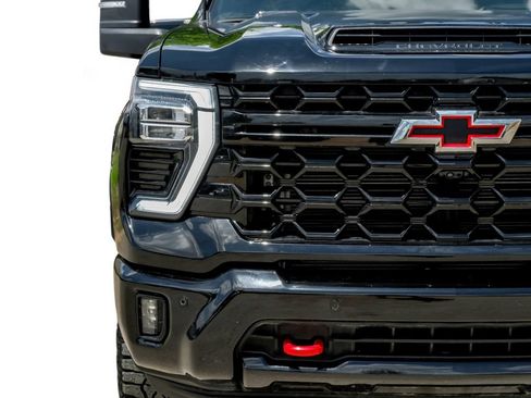 Used 2025 Chevrolet Silverado 2500 ZR2 w/ Technology Package AWD/4WD image 51