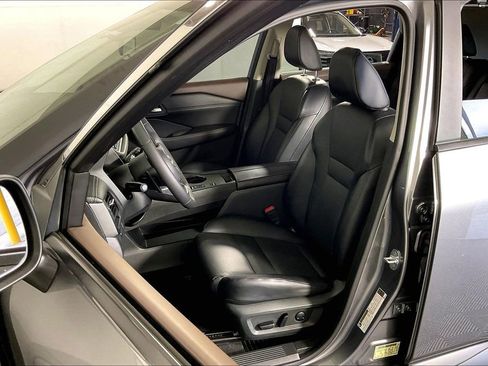 Used 2023 Nissan Rogue SV w/ SV Premium B Package image 36