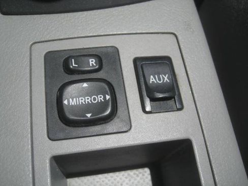 Used 2009 Toyota RAV4 2WD w/ Base L4 Extra Value Pkg image 24