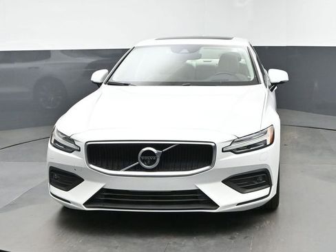 Used 2020 Volvo S60 T5 Momentum FWD image 3