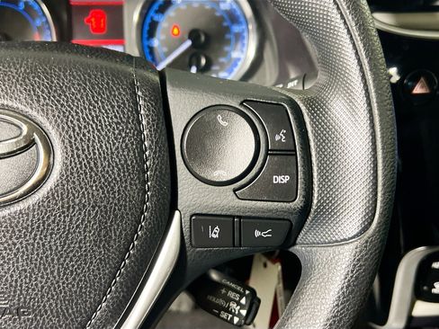 Used 2017 Toyota Corolla LE FWD image 19