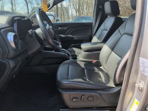 Used 2023 Chevrolet Colorado LT w/ LT Convenience Package III image 21