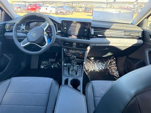 New 2026 Volkswagen Jetta SE image 17