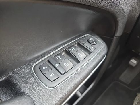 Used 2020 Chrysler 300 S w/ 300S Premium Group 2 RWD image 21