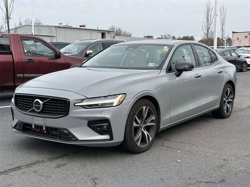 Used 2024 Volvo S60 B5 Plus w/ Climate Package image 4