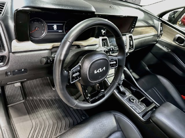 Certified 2023 Kia Sorento S w/ Panoramic Sunroof Package AWD/4WD image 9