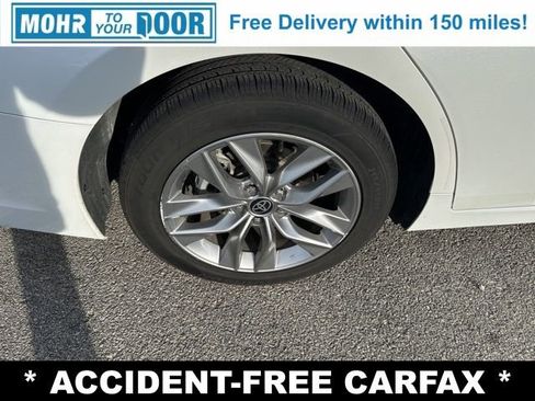 Used 2022 Toyota Avalon XLE image 9